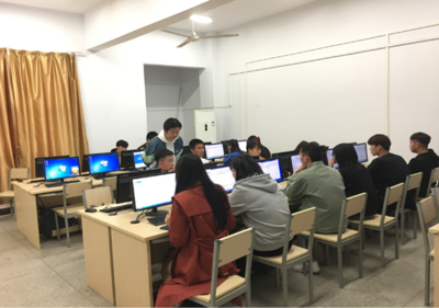 指尖上的商戰 商學院第六屆市場營銷技能競賽聚焦計算機軟件銷售實戰演練
